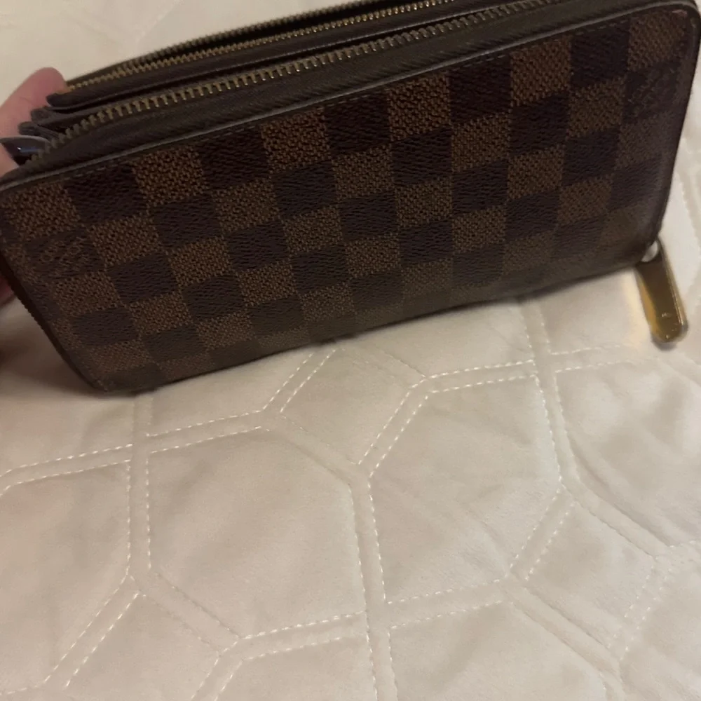Louis Vuitton Brown Leather Wallet - Picture 4 of 13